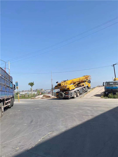 萨尔图区25吨吊车的租赁价格大概是多少？