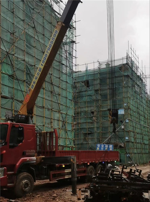 萨尔图区“慢工细活”—— 吊车的 “微动控制” 技术